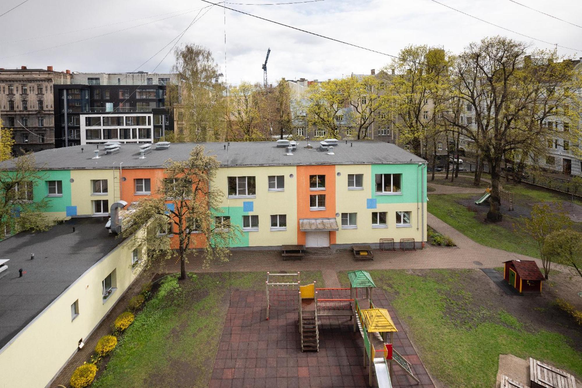 Apartment Brivibas Yard With Parking In Center Riga