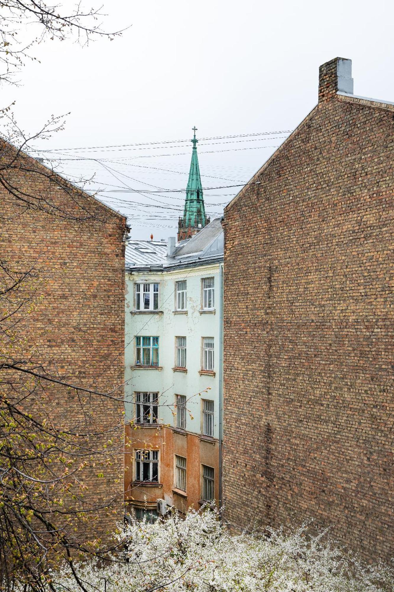 Apartment Brivibas Yard With Parking In Center *