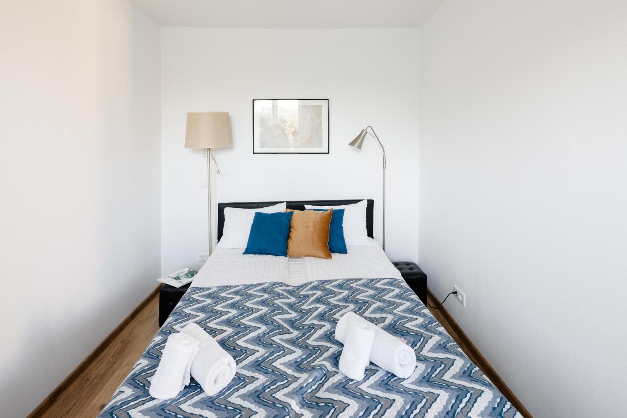 Apartment Brivibas Yard With Parking In Center